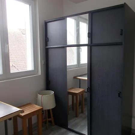 A - ,salle De Bains, Douche-wc, Cuisine à Partager Le Portel